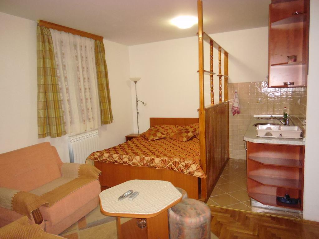 Guesthouse Mali Raj Jahorina Exterior photo