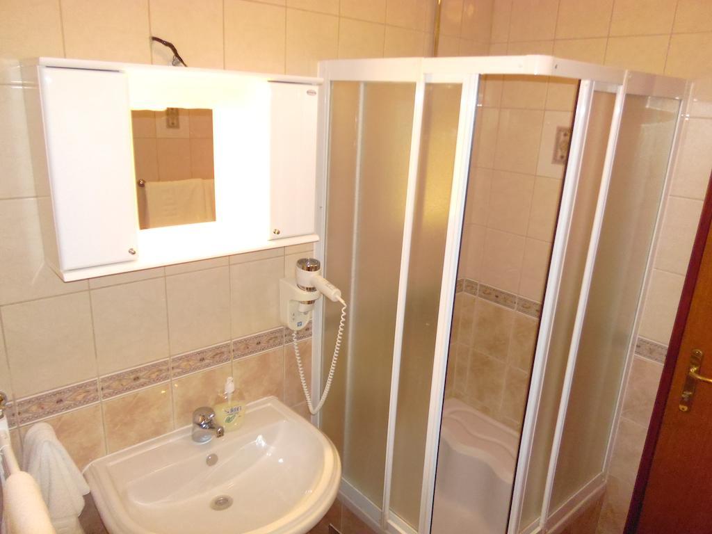 Guesthouse Mali Raj Jahorina Exterior photo
